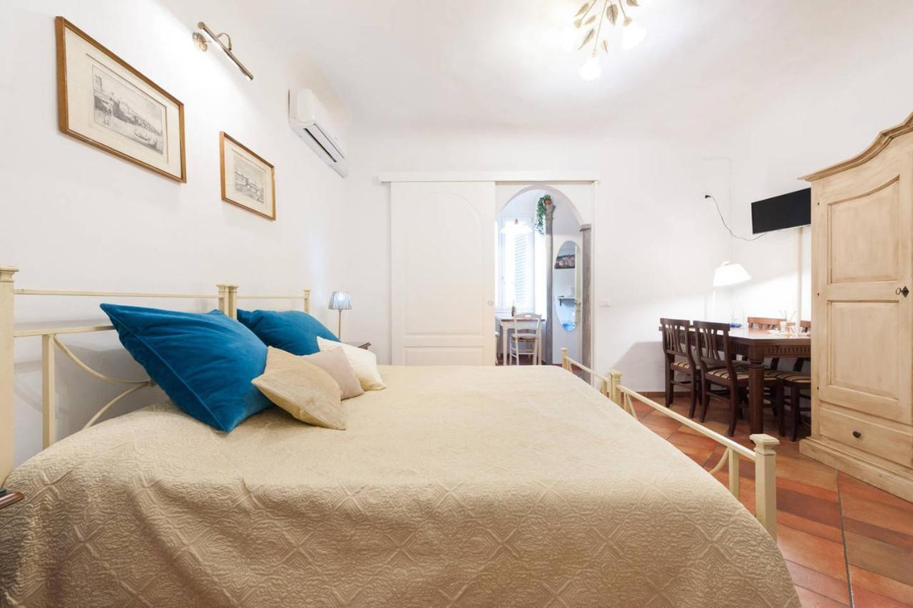 Love Weekend Near Piazza Ognissanti Florence Room photo