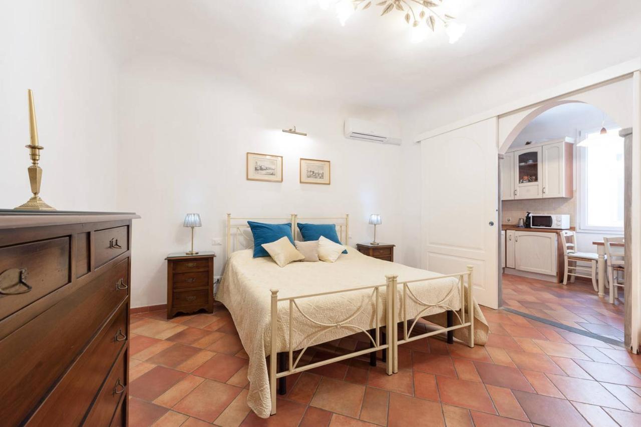 Love Weekend Near Piazza Ognissanti Florence Room photo